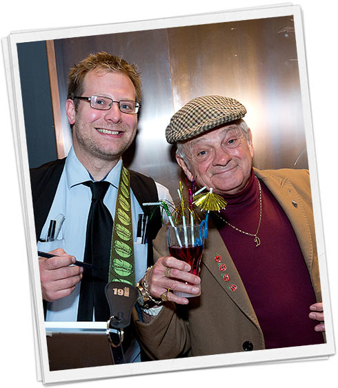 Del boy lookalike and caricaturist together